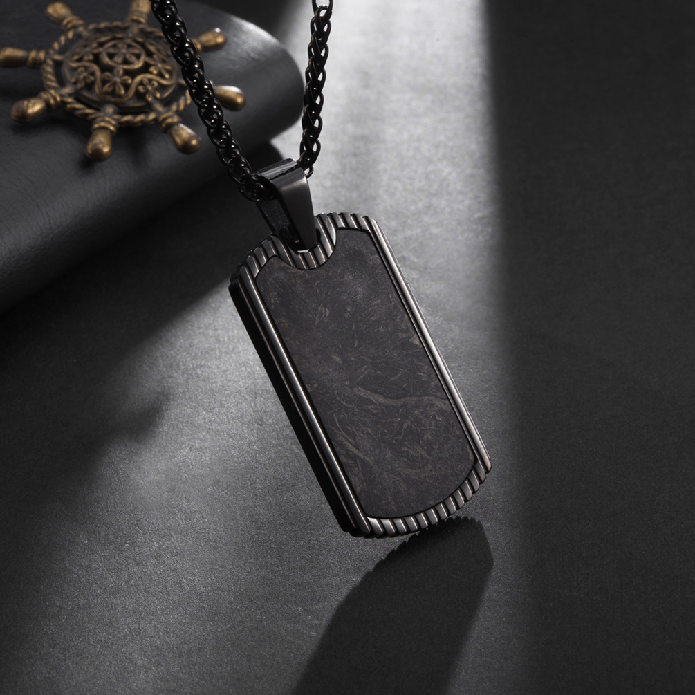 Carbon Fiber Pendant Stainless - Men Accessories List recension och pris